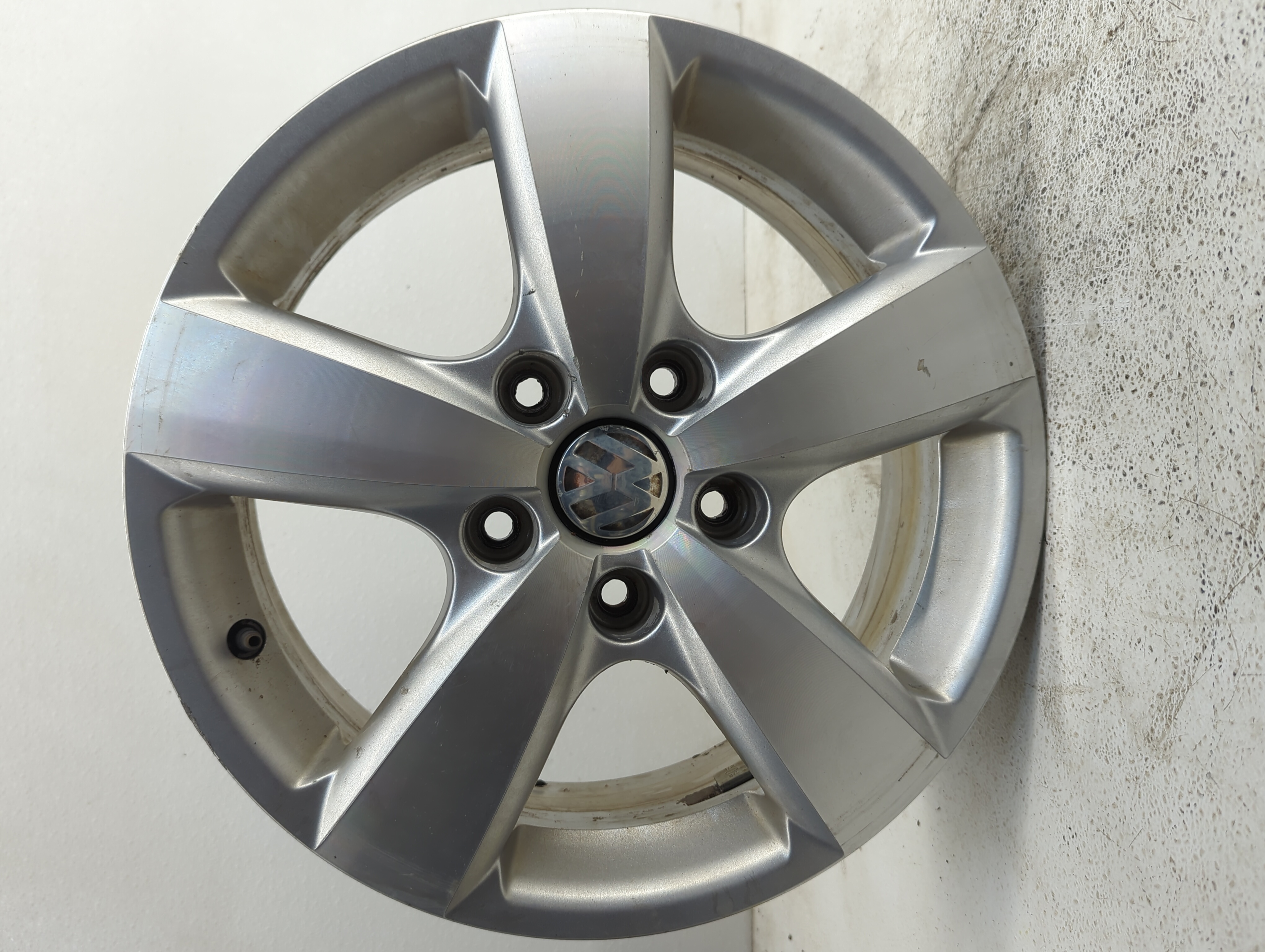Picture of 2009-2014 Volkswagen Routan Wheel Rim Oem 937652