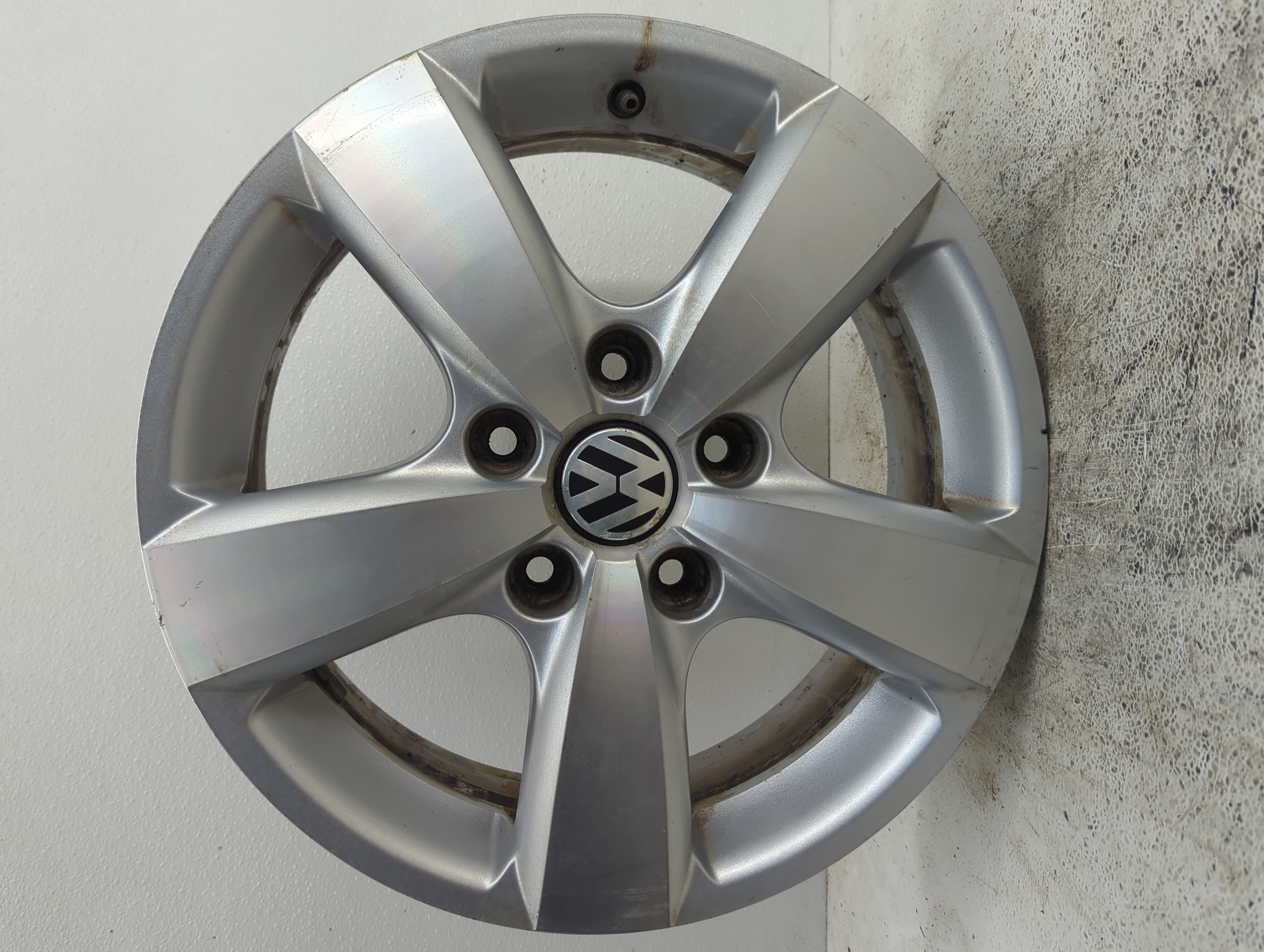 Picture of 2009-2014 Volkswagen Routan Wheel Rim Oem 937654