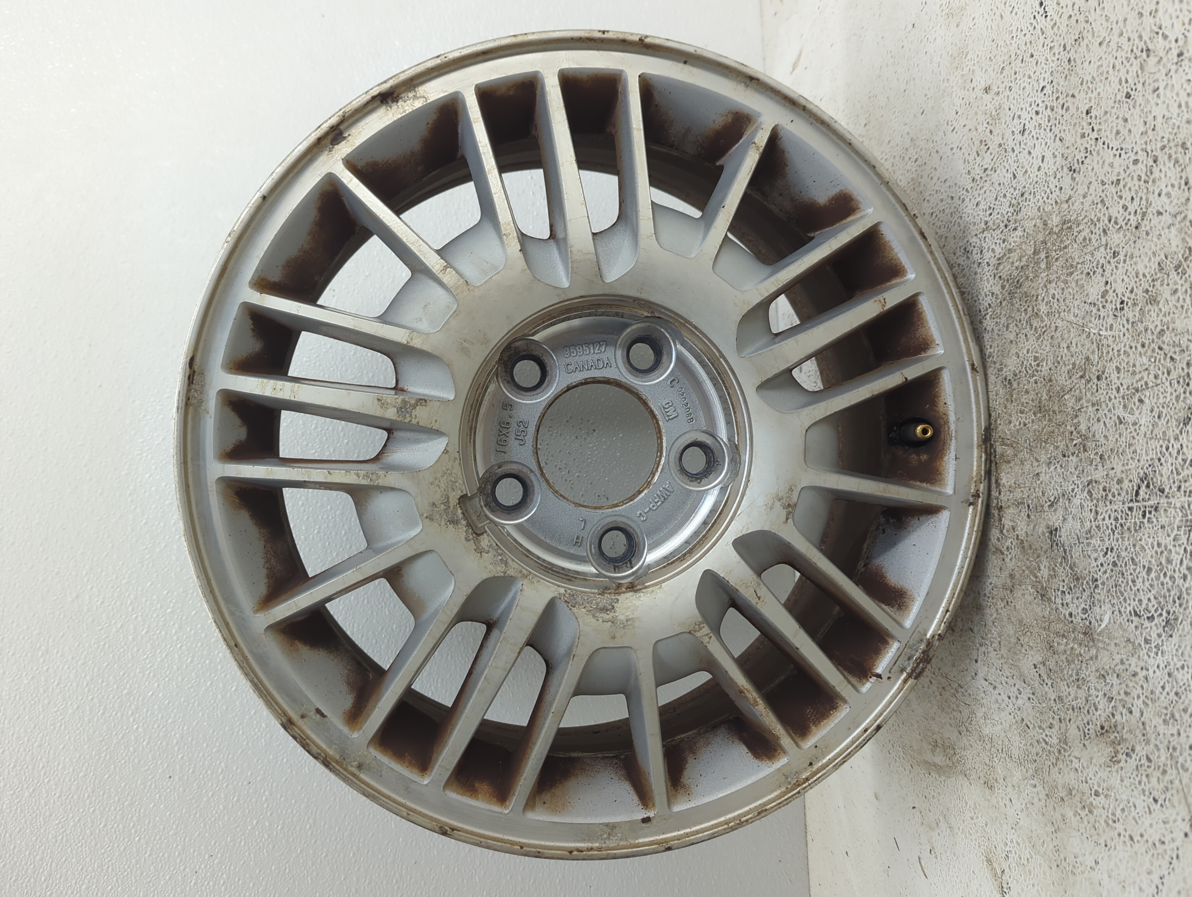 Picture of 2002-2002 Chevrolet Impala Wheel Rim Oem 938061