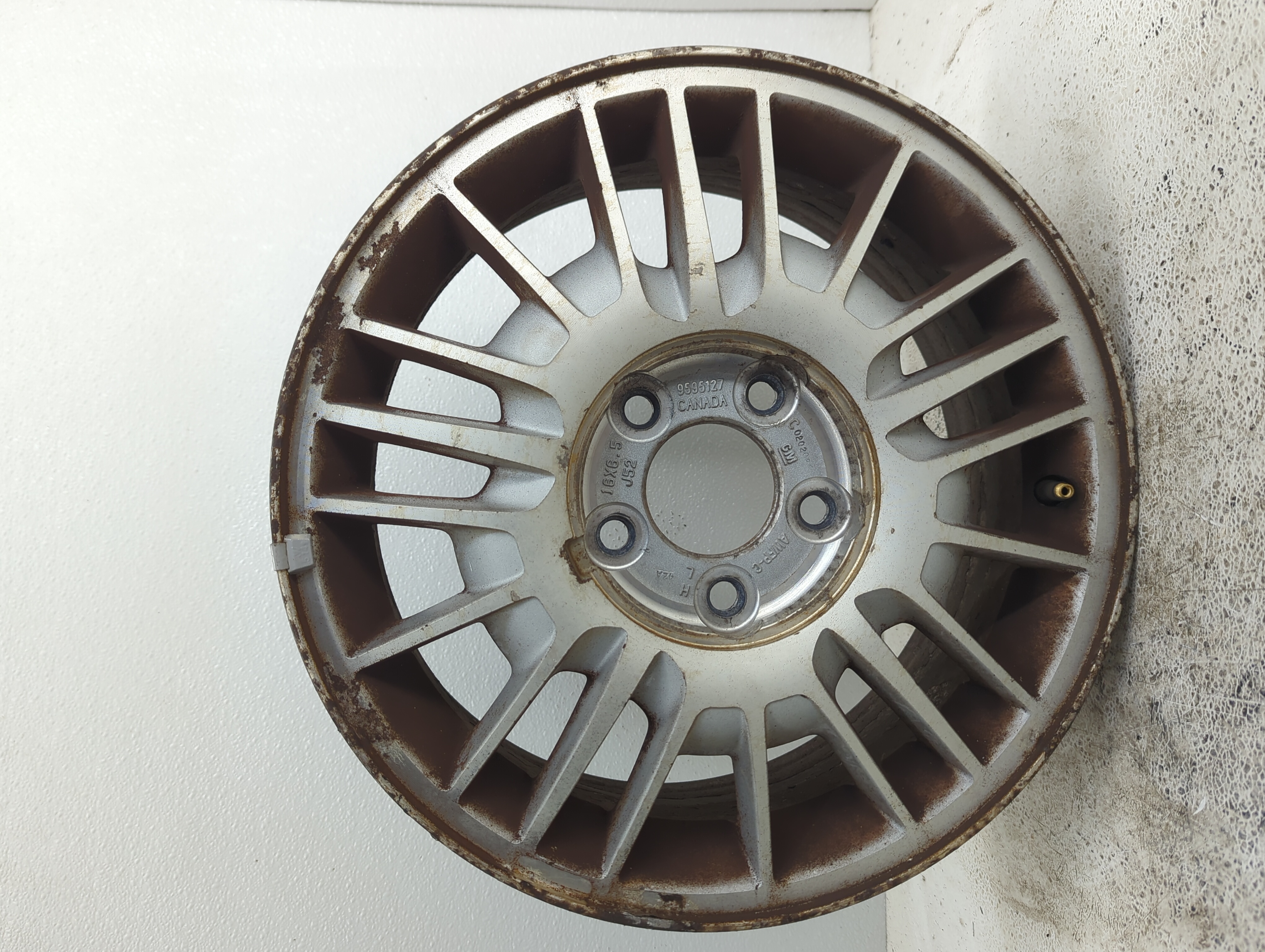 Picture of 2002-2002 Chevrolet Impala Wheel Rim Oem 938062
