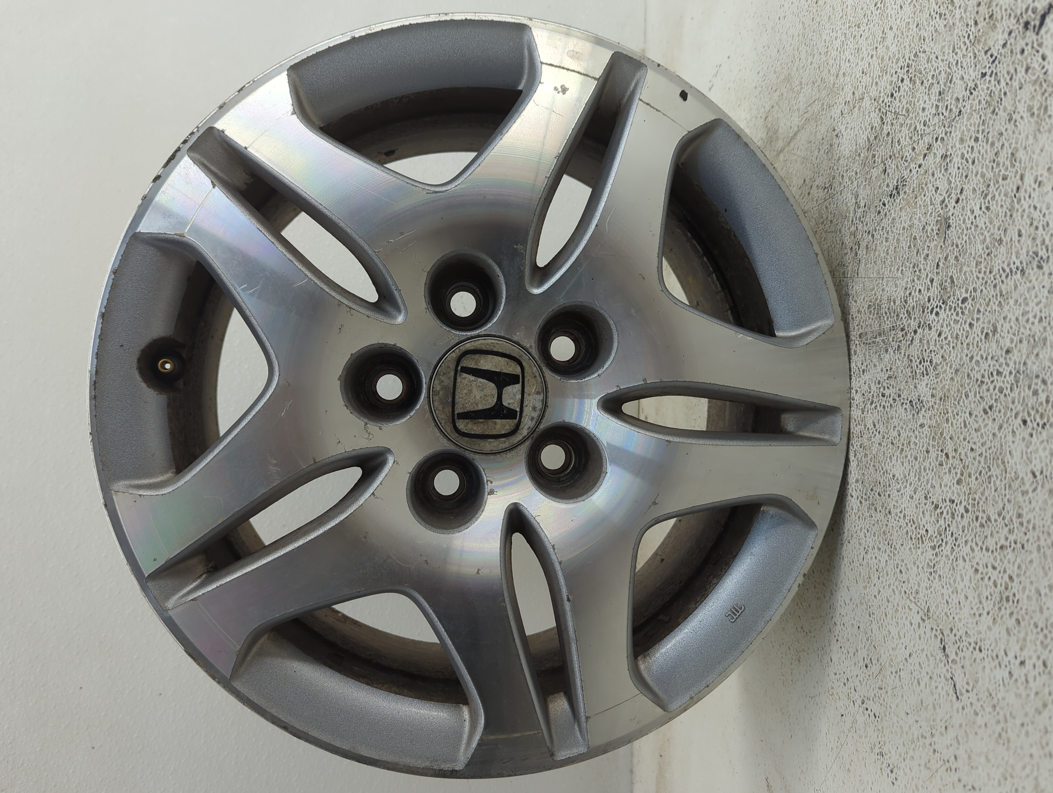 Picture of 2005-2006 Honda Odyssey Wheel Rim Oem 938072