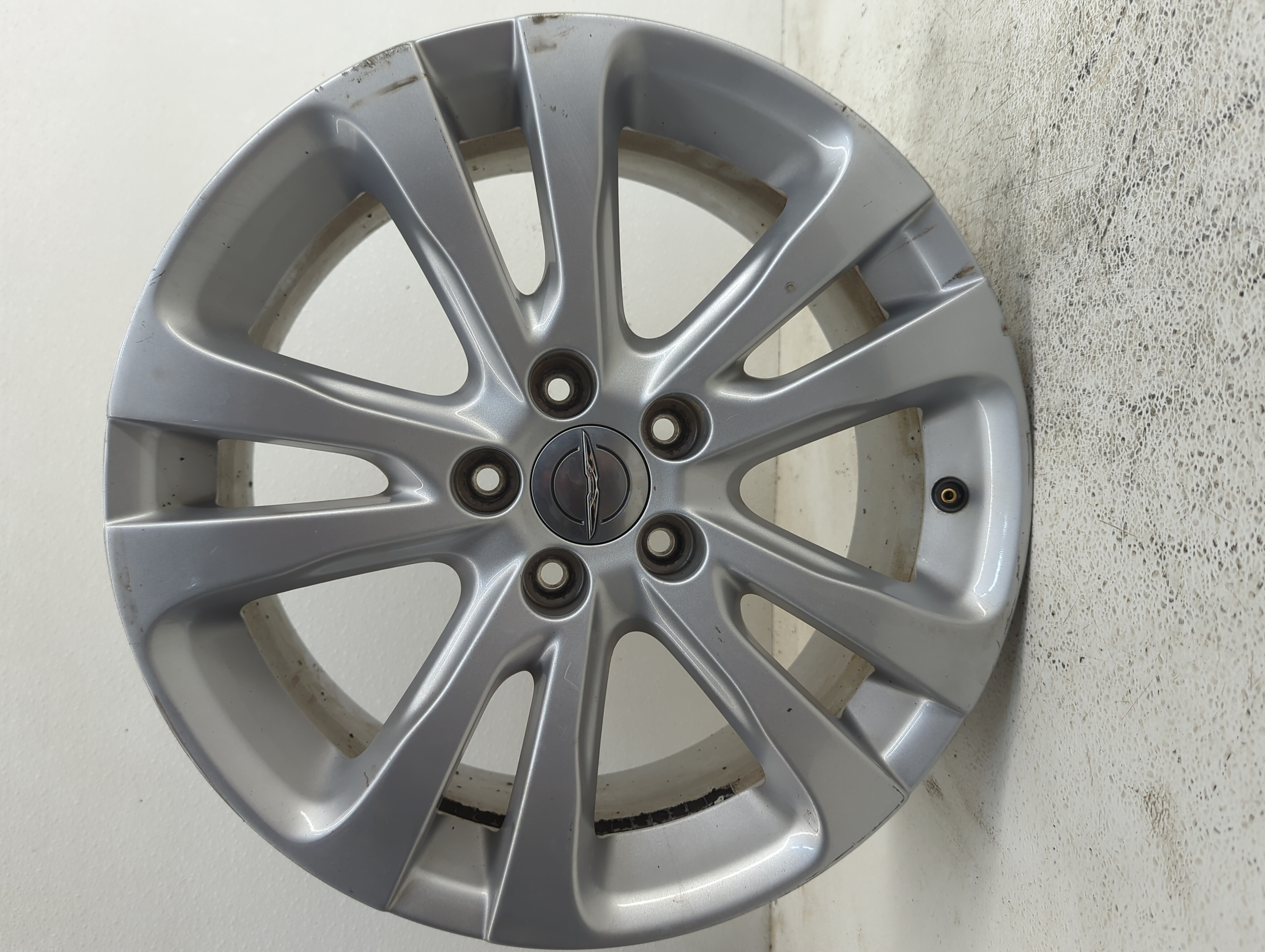 Picture of 2015-2017 Chrysler 200 Wheel Rim Oem 941708