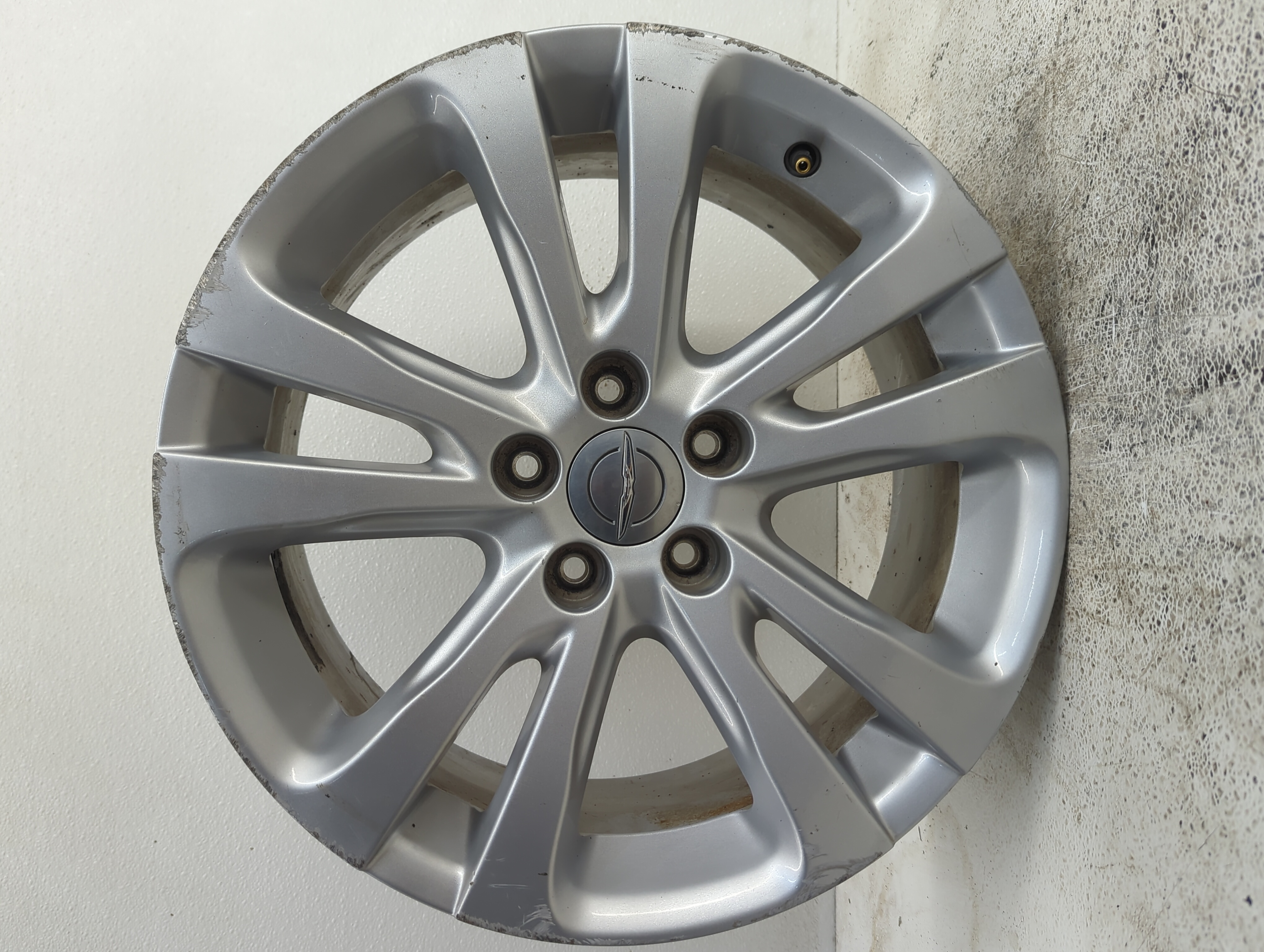 Picture of 2015-2017 Chrysler 200 Wheel Rim Oem 941709